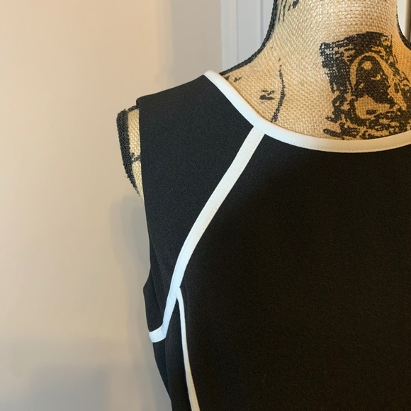 Kasper Women's Sleeveless Jewel Neck Stretch Crepe - Picture 2 of 8